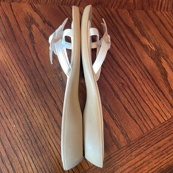 Olivor 3-D Floral Appliqué Slide Sandals Tan White - Picture 5 of 12